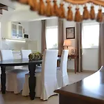 Effie Perine Apartamento