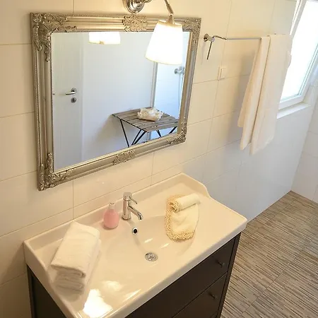 Apartment Effie Perine