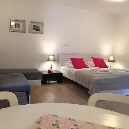 Apartament Effie Perine *