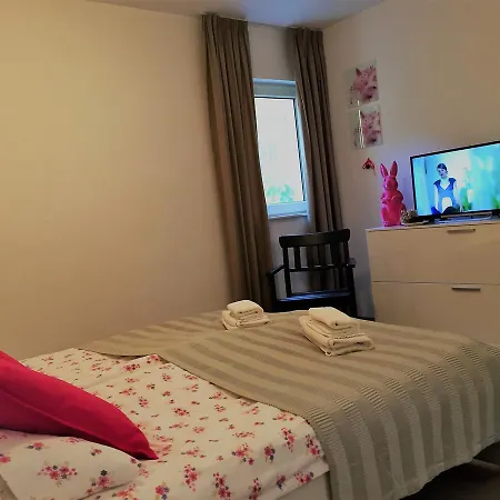Effie Perine Apartment *