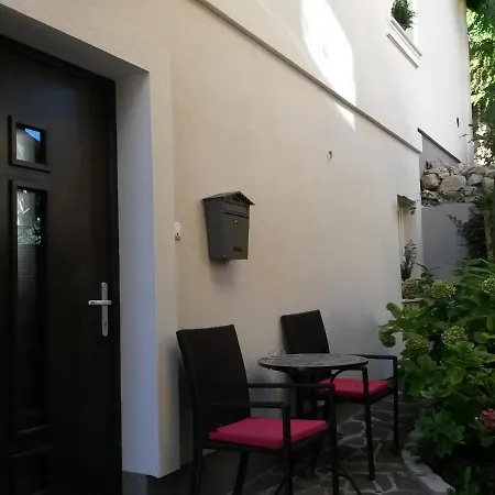 Apartment Effie Perine