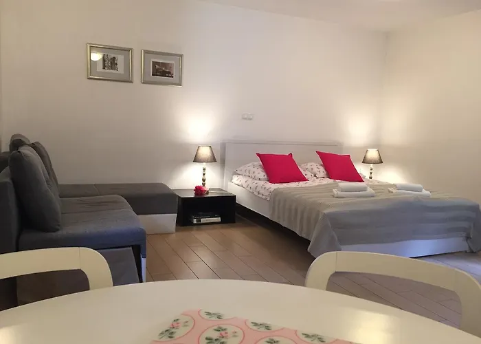 Apartma Effie Perine *