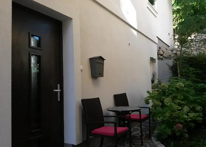 Apartma Effie Perine